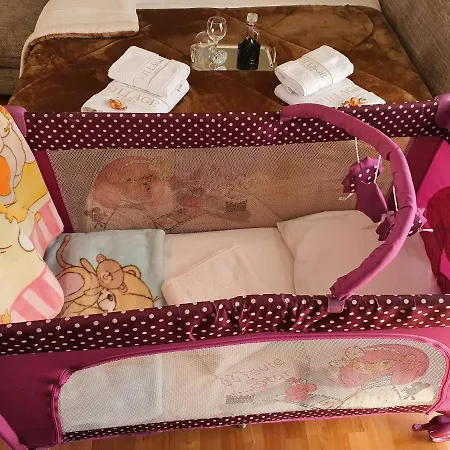 House In The Village Fotolívos