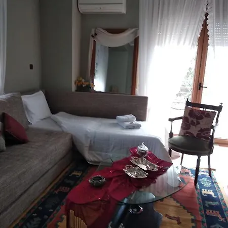 House In The Village Apartmán *