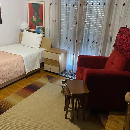 House In The Village Apartmán Fotolívos