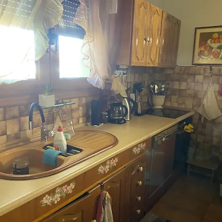 House In The Village Fotolívos