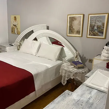 House In The Village Apartmán *